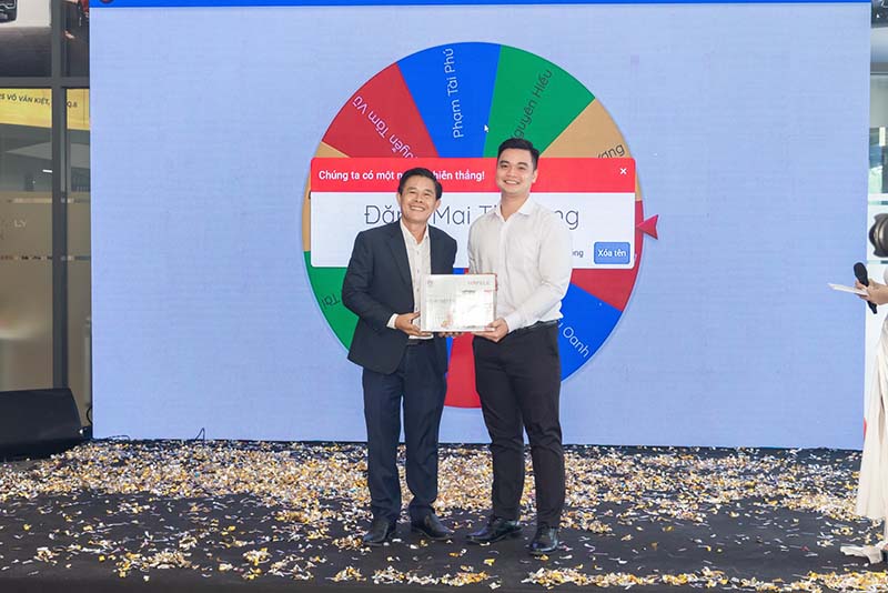 Khai trương showroom ô tô geely võ văn kiệt